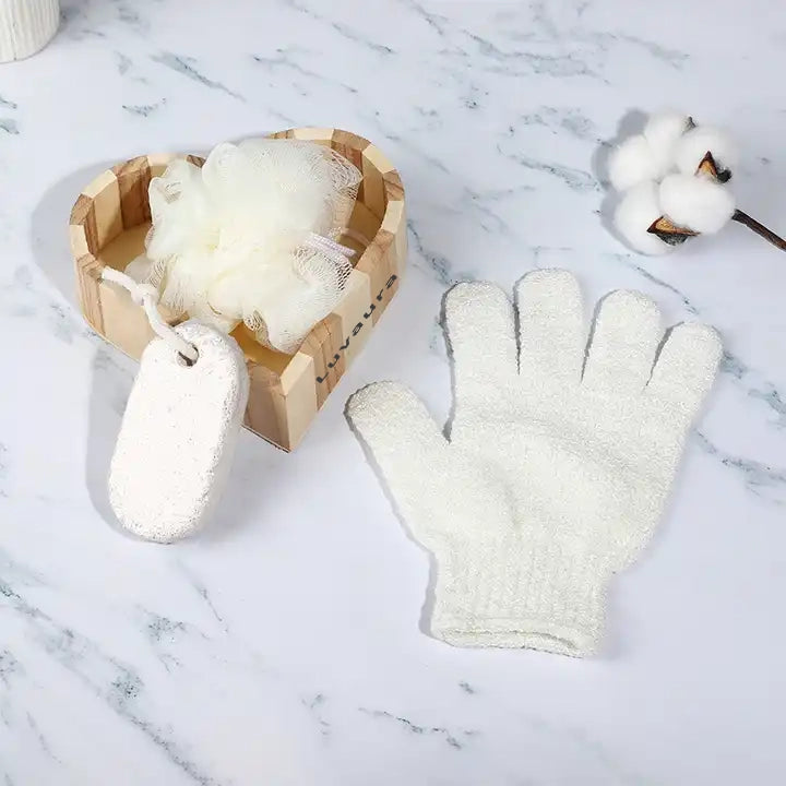 Luvaura Heartfelt Spa Experience Set – Exfoliating and Relaxing Bath Accessories